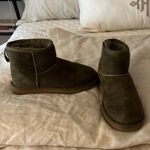 Ugg Classic Mini